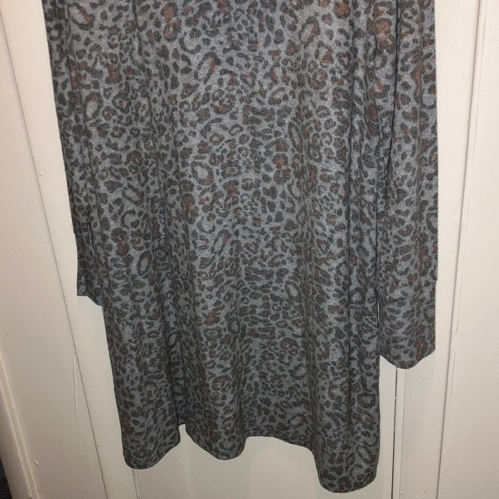 Cable & Gauge Gray Leopard Asymmetrical Cowl Neck Dress Large New - Picture 3 of 5
